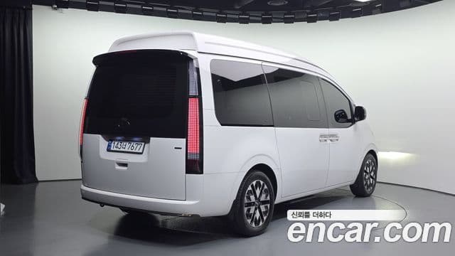 Hyundai Staria лимузин, 2023 2