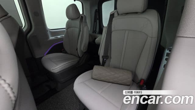 Hyundai Staria лимузин, 2023 19