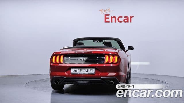 Ford Mustang кабриолет, 2021 4