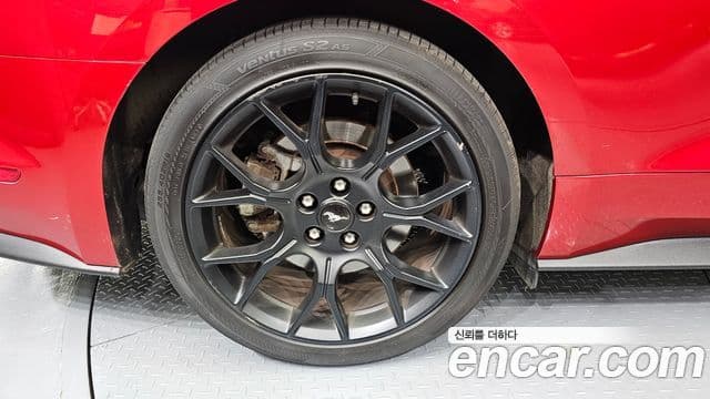 Ford Mustang кабриолет, 2021 все фото