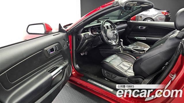 Ford Mustang кабриолет, 2021 11