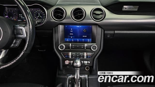 Ford Mustang кабриолет, 2021 15