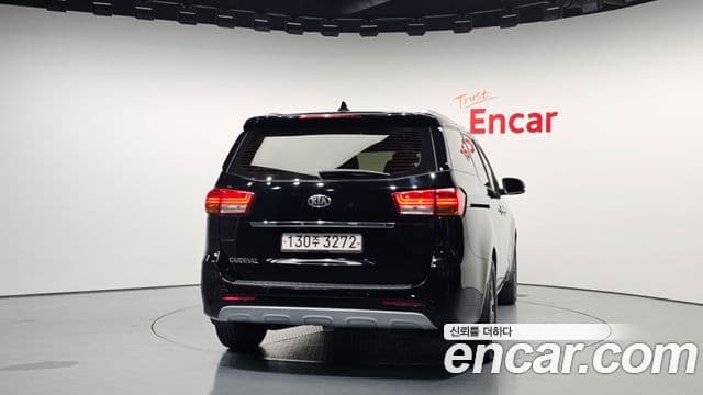 Kia All New Carnival Luxury, 2016 4