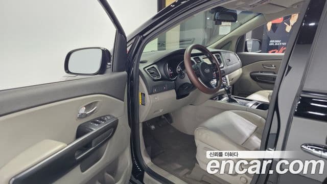 Kia All New Carnival Luxury, 2016 10