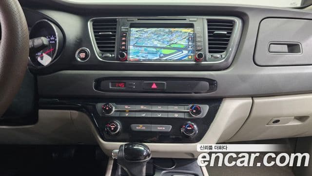 Kia All New Carnival Luxury, 2016 16