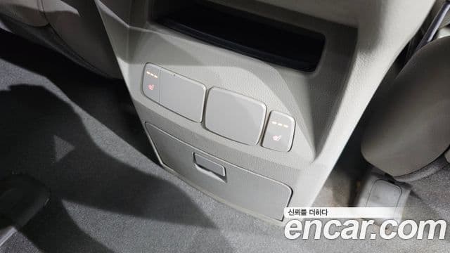 Kia All New Carnival Luxury, 2016 19