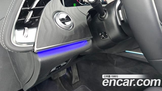 Mercedes-Benz E-класс W214 Avantgarde, 2025 18