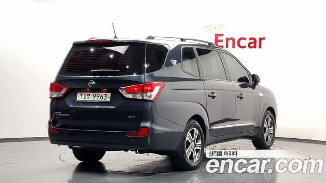 KG모빌리티(SsangYong) Korando 투리스모 4WD GT 9인승, 2014 2