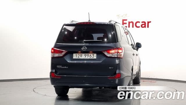 KG모빌리티(SsangYong) Korando 투리스모 4WD GT 9인승, 2014 4