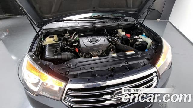 KG모빌리티(SsangYong) Korando 투리스모 4WD GT 9인승, 2014 6