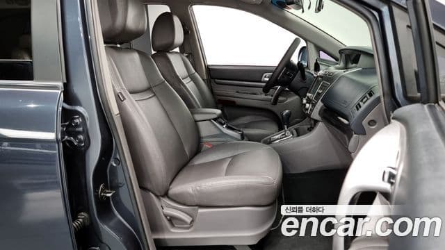 KG모빌리티(SsangYong) Korando 투리스모 4WD GT 9인승, 2014 11