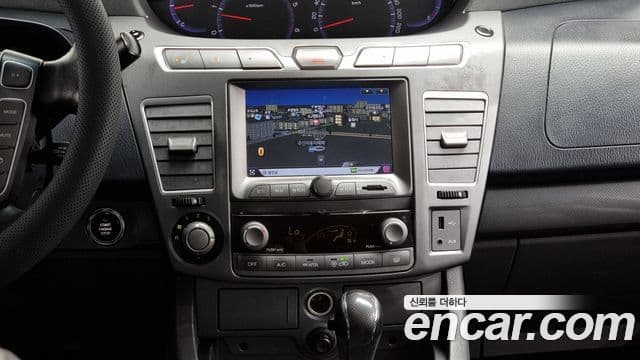 KG모빌리티(SsangYong) Korando 투리스모 4WD GT 9인승, 2014 14