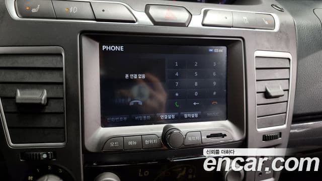 KG모빌리티(SsangYong) Korando 투리스모 4WD GT 9인승, 2014 16