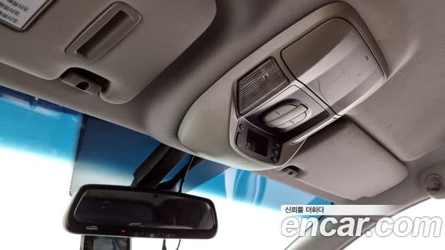 KG모빌리티(SsangYong) Korando 투리스모 4WD GT 9인승, 2014 19