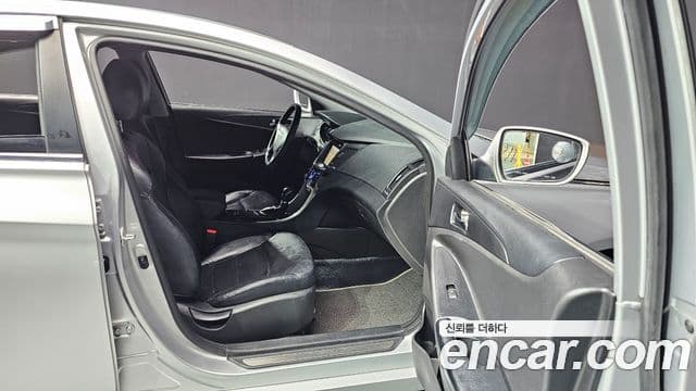 Hyundai YF Sonata LPI top, 2012 11