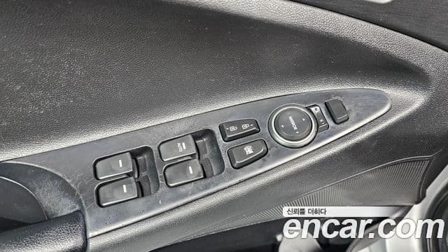 Hyundai YF Sonata LPI top, 2012 18