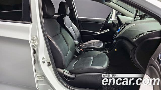 Hyundai Accent(новый кузов / новое поколение) Premium, 2015 10