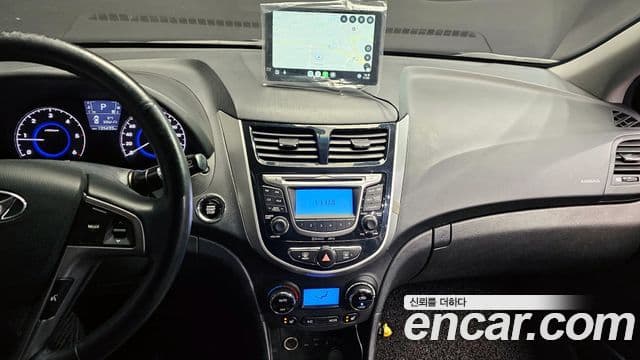 Hyundai Accent(новый кузов / новое поколение) Premium, 2015 16