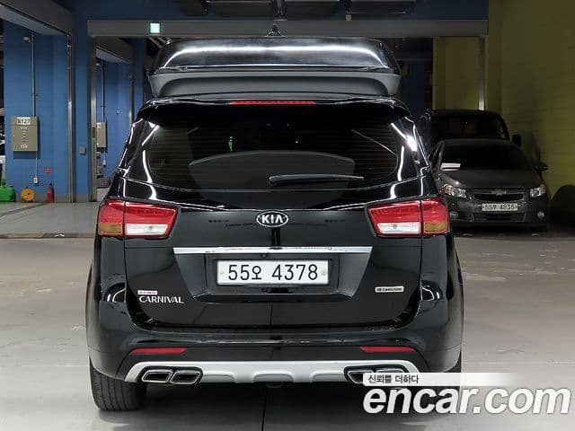 Kia All New Carnival Luxury, 2015 4