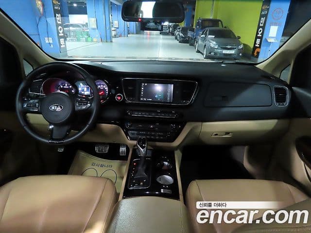 Kia All New Carnival Luxury, 2015 7