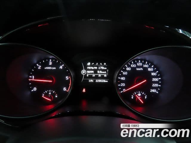 Kia All New Carnival Luxury, 2015 8