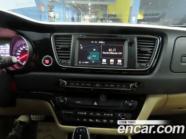 Kia All New Carnival Luxury, 2015 15