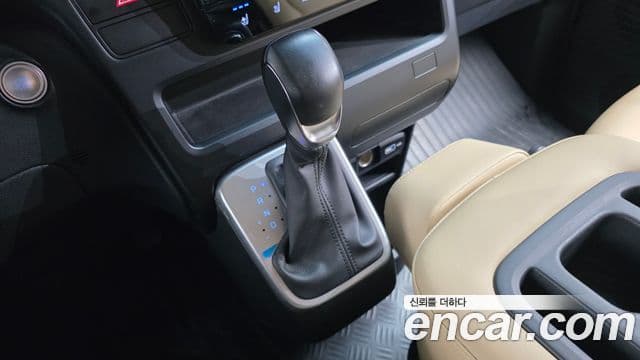 Hyundai Staria Modern, 2022 9