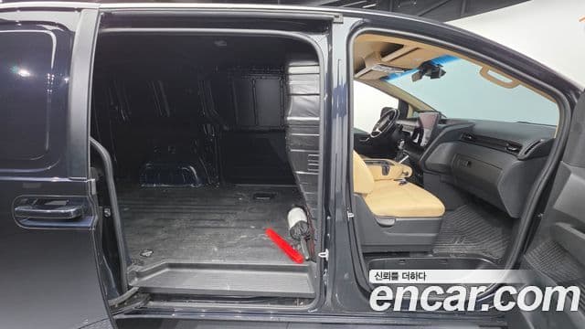 Hyundai Staria Modern, 2022 17