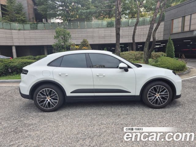 Porsche Macan EV 4S, 2025 7