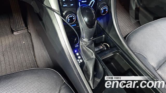 Hyundai Sonata гибрид Premier, 2012 9