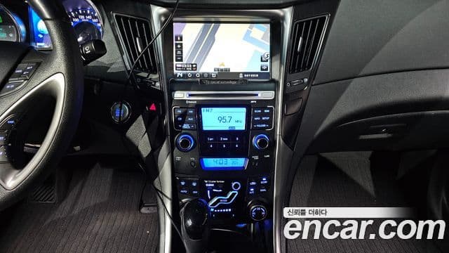 Hyundai Sonata гибрид Premier, 2012 18