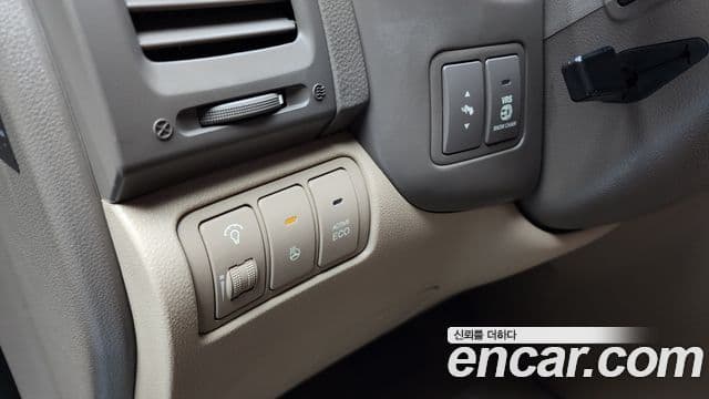 Kia Carnival R Premium, 2013 17