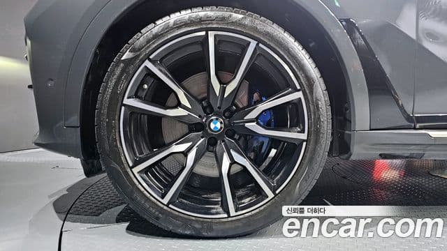 BMW X7 (G07) xDrive 40i M Sport онлайн Exclusive Edition 6인승, 2022 все фото