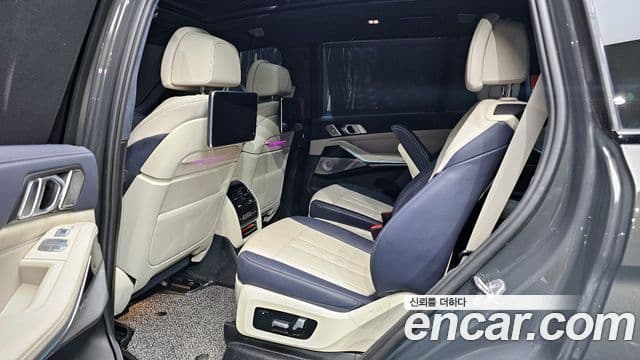 BMW X7 (G07) xDrive 40i M Sport онлайн Exclusive Edition 6인승, 2022 13