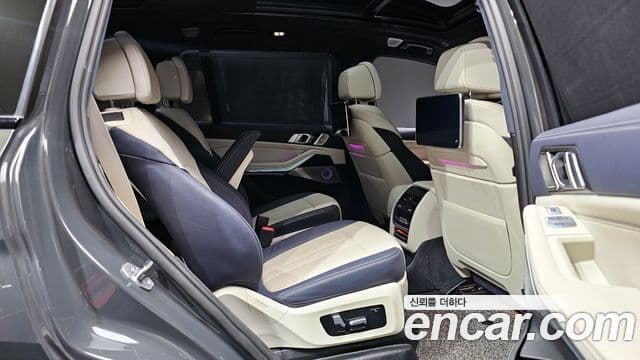BMW X7 (G07) xDrive 40i M Sport онлайн Exclusive Edition 6인승, 2022 16