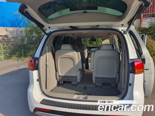 Kia All New Carnival Noblesse, 2016 11