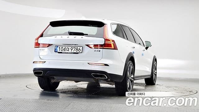 Volvo V60 Cross Country 2세대 B5 Pro AWD, 2021 2