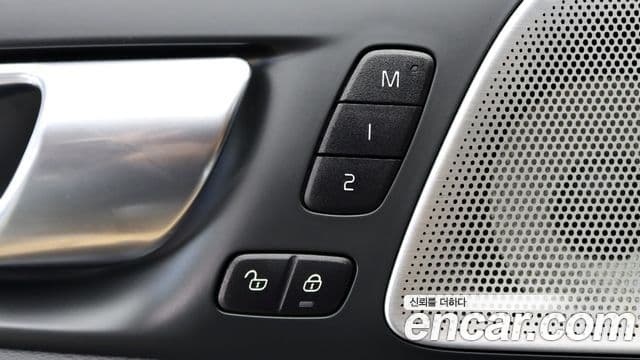 Volvo V60 Cross Country 2세대 B5 Pro AWD, 2021 17