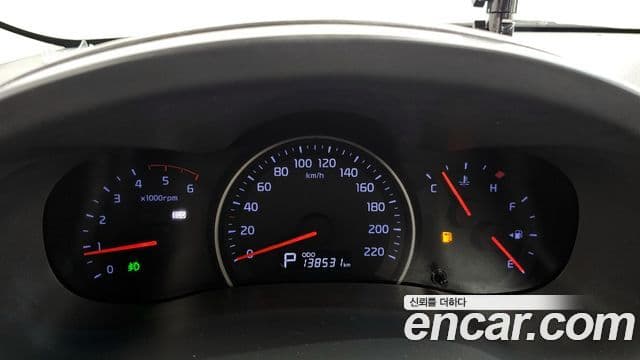 Kia Carnival R Premium, 2013 8