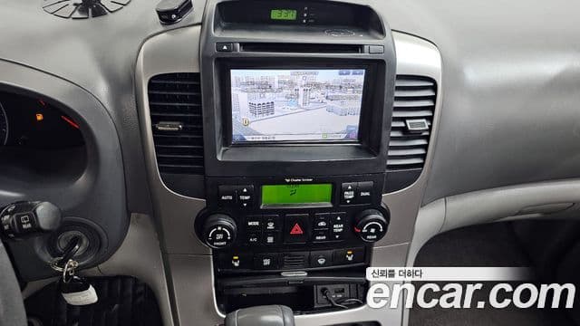 Kia Carnival R Premium, 2013 14