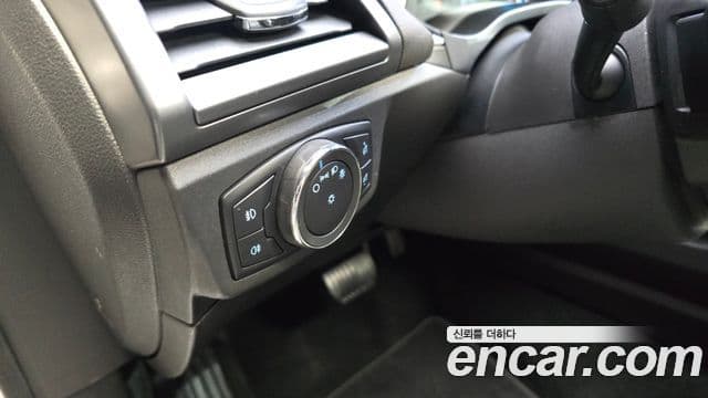 Ford 몬데오 4세대 Trend, 2015 17