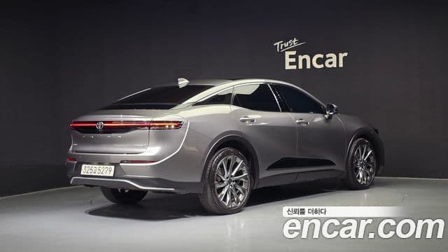 Toyota 크라운 кроссовер, 2023 2