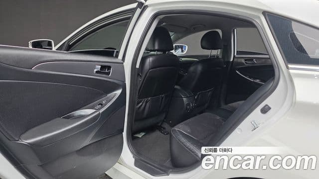 Hyundai Sonata гибрид Modern, 2014 17