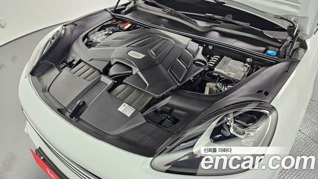 Porsche Cayenne (PO536), 2020 6