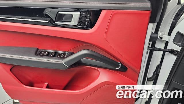 Porsche Cayenne (PO536), 2020 14