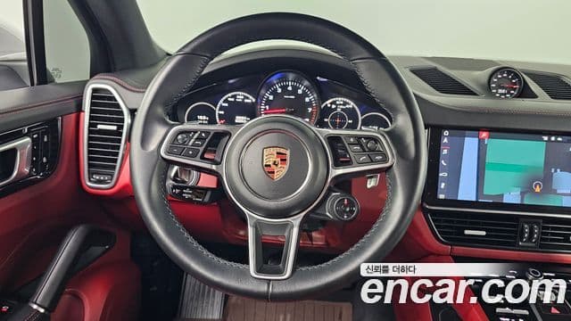 Porsche Cayenne (PO536), 2020 16