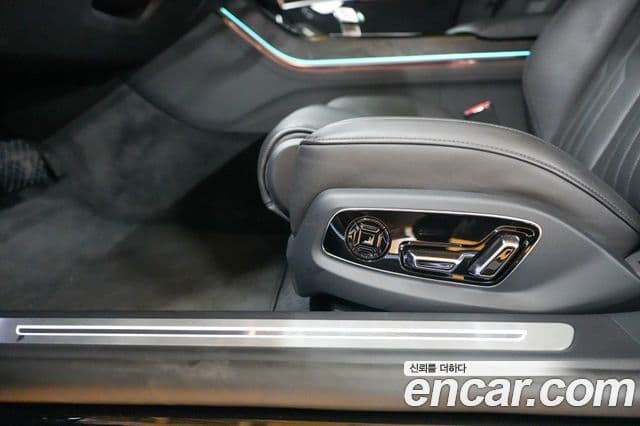 Audi A8 (D5) 55 TFSI Quattro Premium LWB, 2023 10