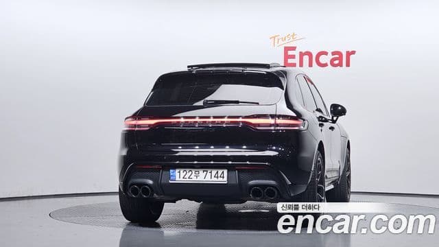 Porsche Macan 95B, 2022 4