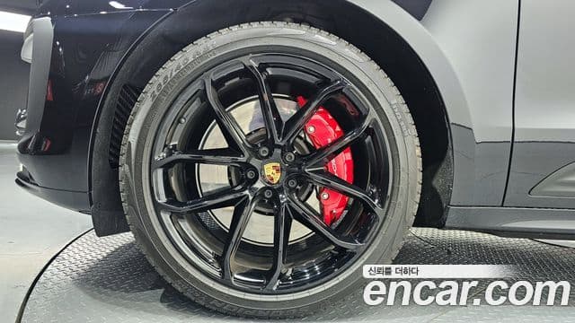 Porsche Macan 95B, 2022 все фото