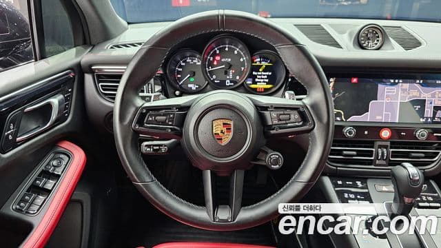 Porsche Macan 95B, 2022 13